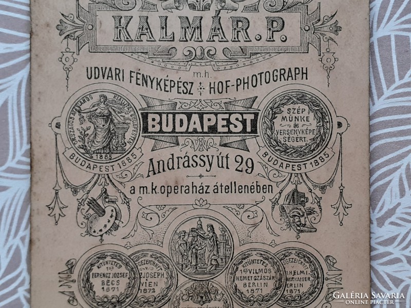 Antik női fotó Kalmár Péter fotográfus Budapest régi műtermi fénykép