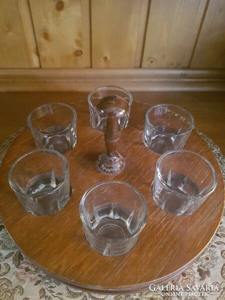 Retro stamped glass holder with 6 glasses