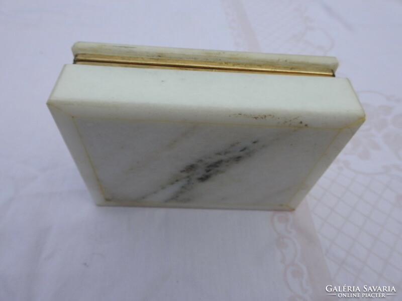 Marble or onyx box