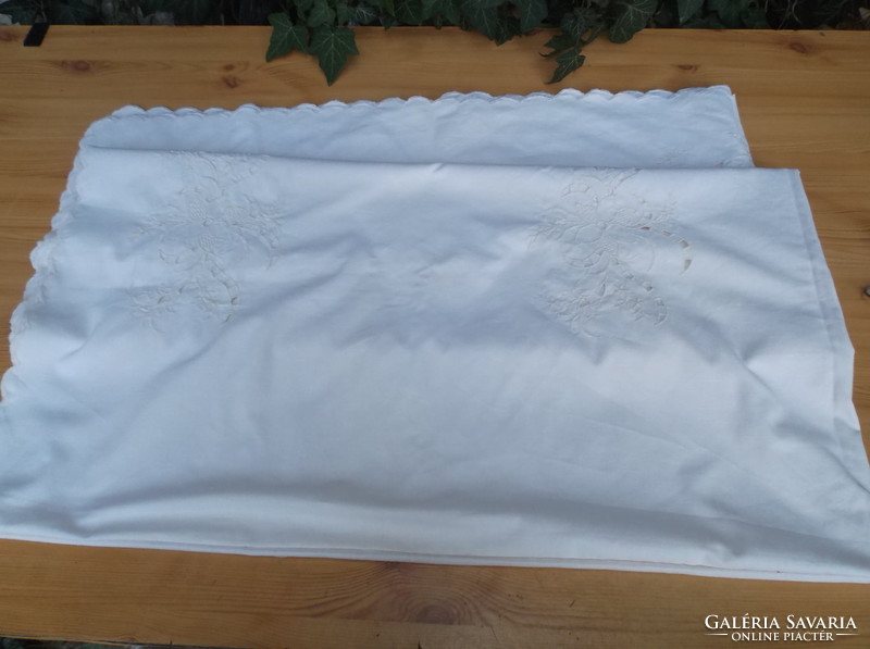 Tablecloth - needlework - 204 x 156 cm! - Embroidered - large - snow white - thick fabric - flawless