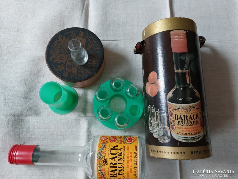 Collection of 3 retro drink bottles in gift boxes from 1970