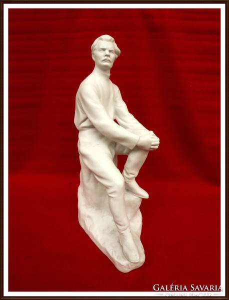 Makszim Gorkij (oroszul: Максим Горький ) Porcelán szobor