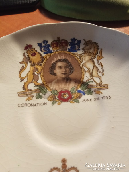 Jubilee Coronation Plate ii. Queen Elisabeth