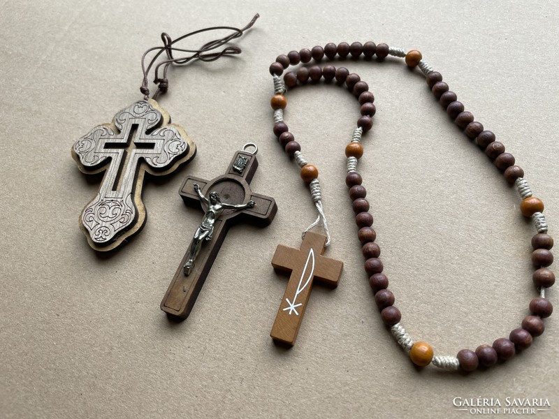 Wooden crucifix corpus cross rosary - 3 pieces in one
