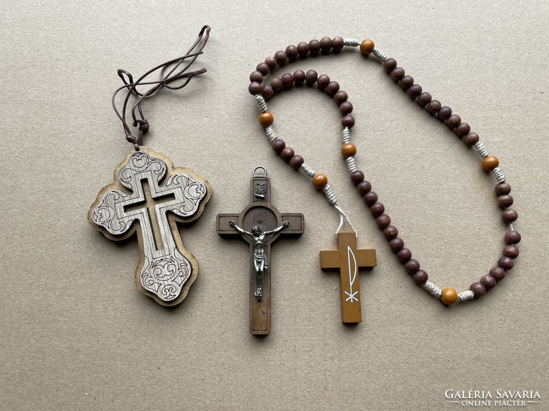 Wooden crucifix corpus cross rosary - 3 pieces in one