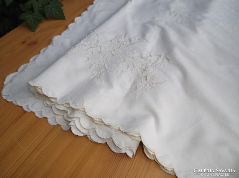 Tablecloth - needlework - 204 x 156 cm! - Embroidered - large - snow white - thick fabric - flawless