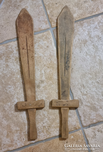 2db régi retro játék kard fából szerepjátékhoz lovagi kard