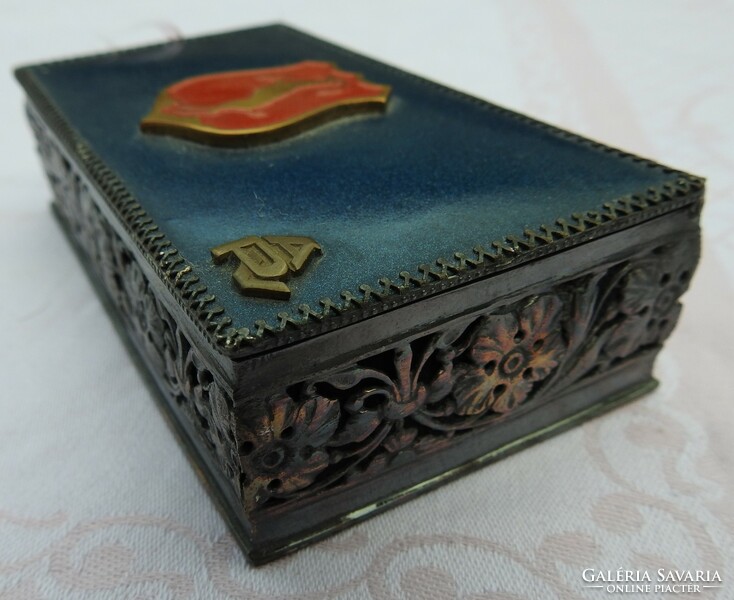 Embossed - goat coat of arms - gift box with chamois coat of arms on top - coin holder