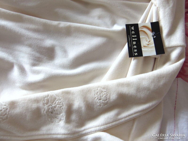 Dreamy, elegant women's robe in cream color, size 48