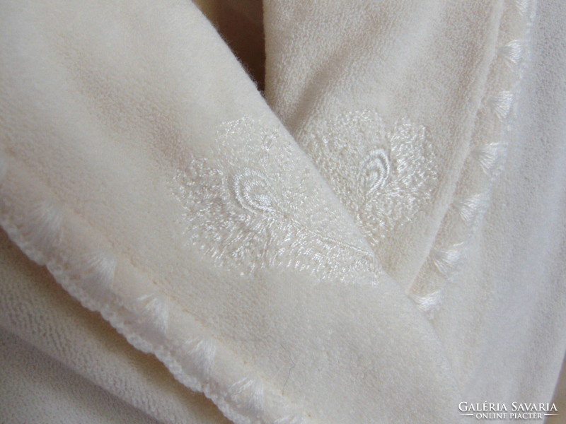 Dreamy, elegant women's robe in cream color, size 42