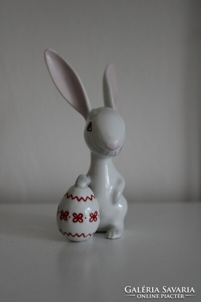 Rabbit with egg porcelain (antónia osz-sábo)