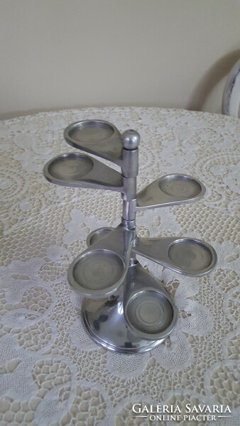 Kare design muffin tray and teacup holder stand