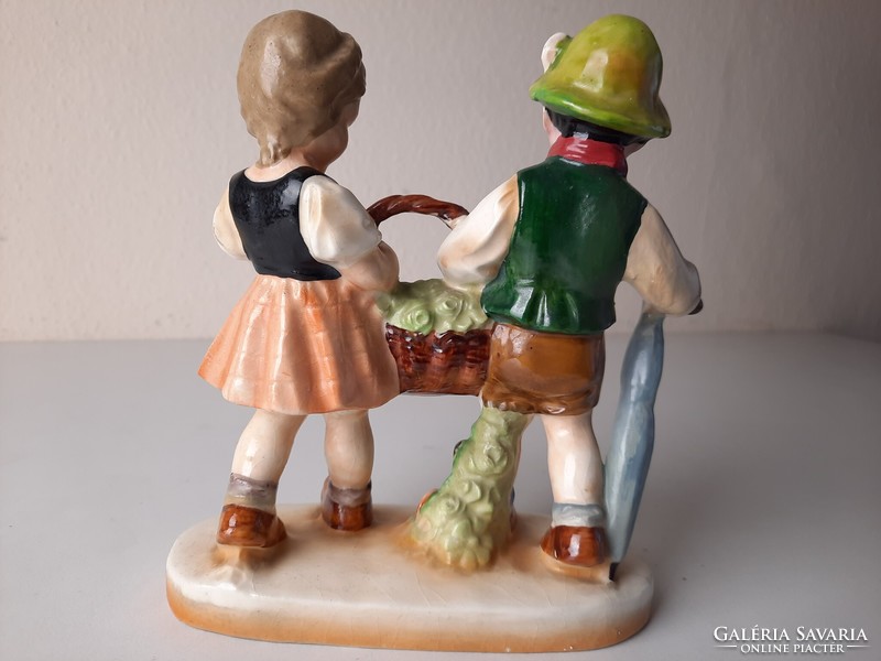 Heinz ceramic, Neuhauser couple of children statue