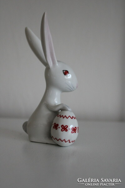 Rabbit with egg porcelain (antónia osz-sábo)