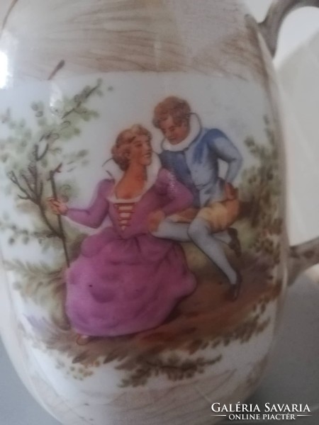 Antik teáskanna romantikus jelenettel