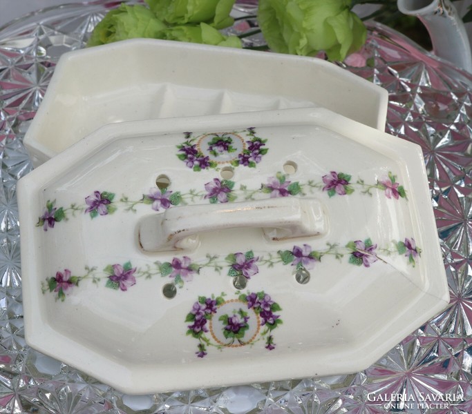 Violet soap dish