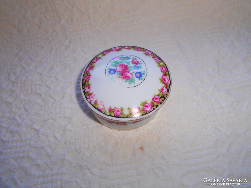 Rose and flower patterned porcelain jewelry holder