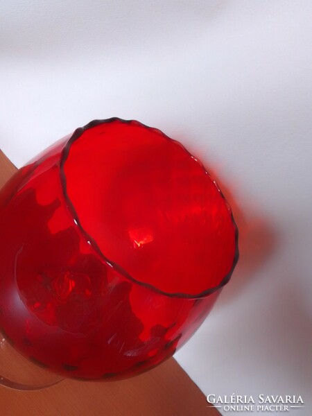 Csodaszép nagyméretű hatalmas vörös-bordó élénk színes fújt üveg talpas kehely, hibátlan