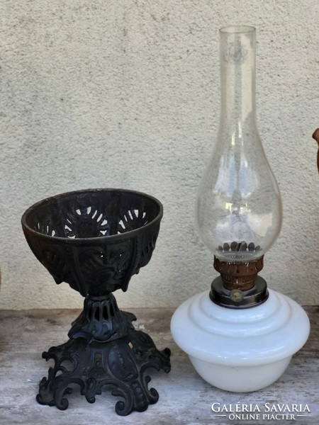 Hibátlan antik öntottvas-porcelán petróleum lámpa