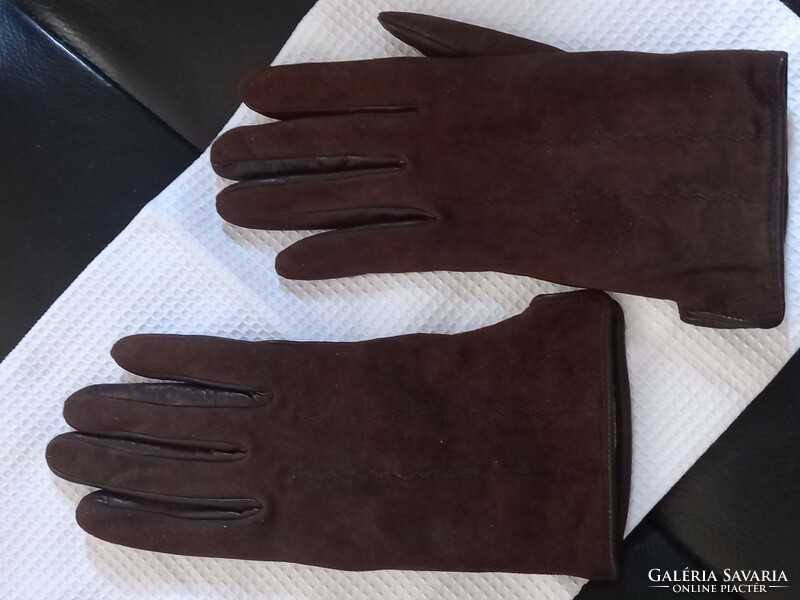 Vintage small elegant women's sheepskin gloves (size 6)