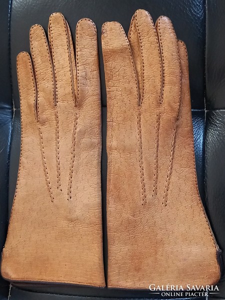 Hand-stitched, vintage small elegant women's gloves, pecari/pecari leather gloves (size 6)