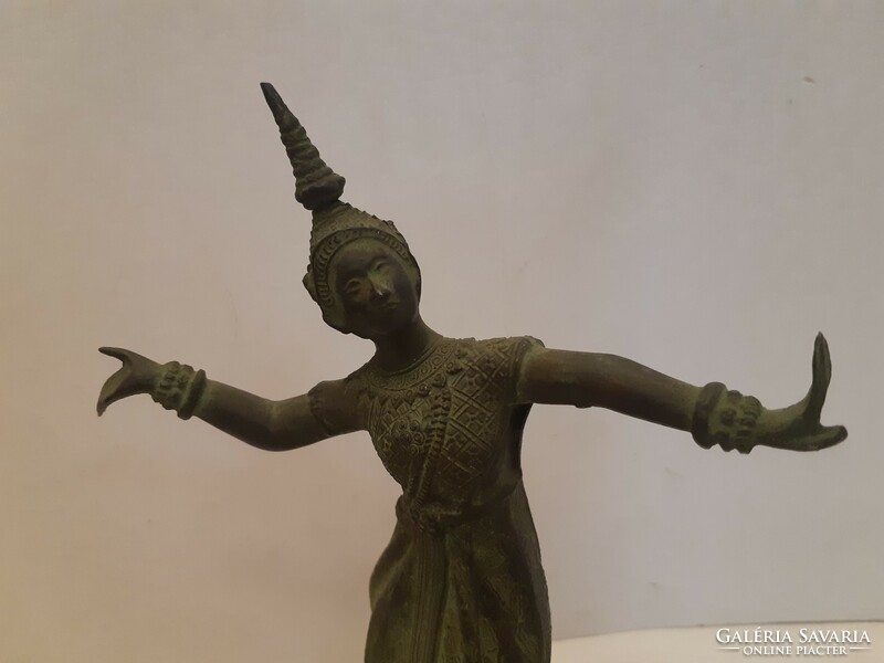 Oriental (Indian, Thai...) Bronzed female statue