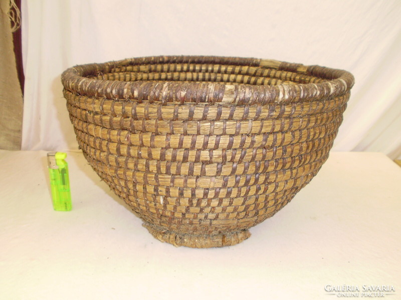 Wicker door, basket, basket made of old straw