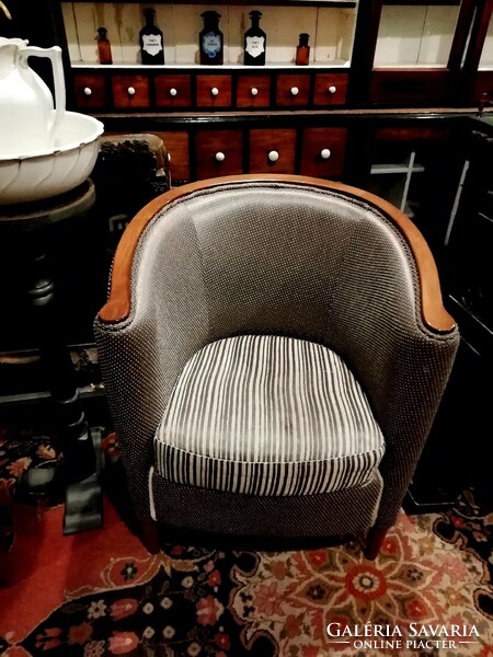 Pair of Art Deco refurbished armchairs, hardwood horseshoe armchairs, 1930s, beautiful vintage furniture