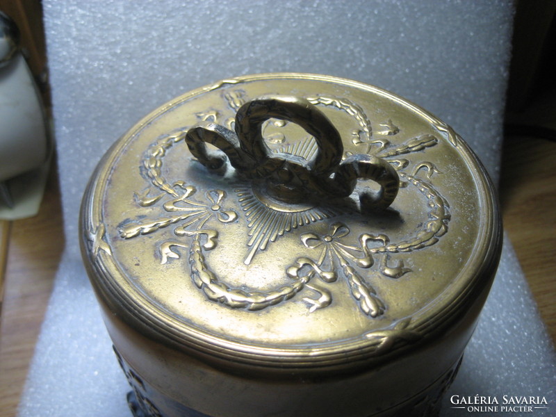 Baroque yellow copper box, jewelry holder, with beautiful goldsmith work, surrounded