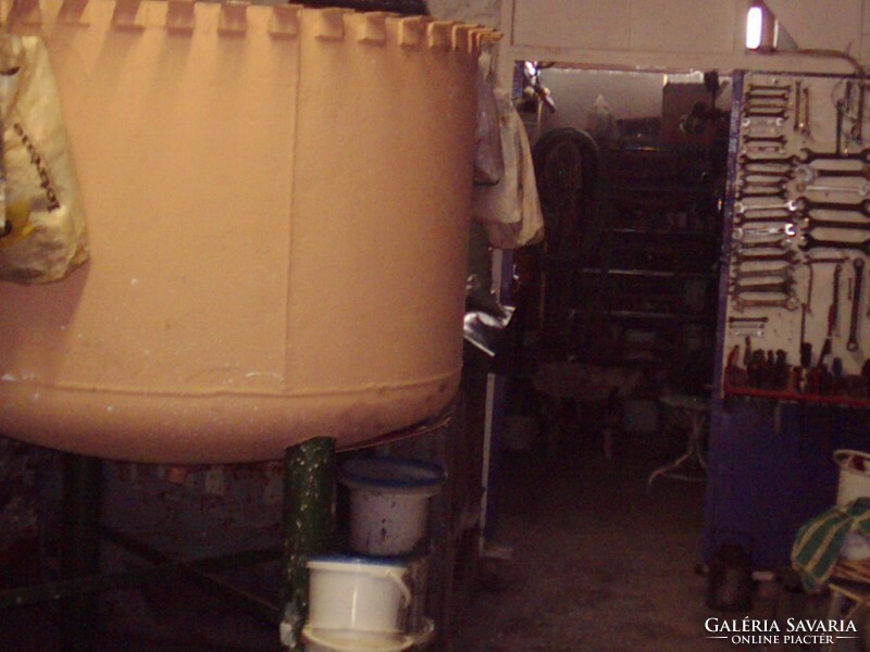 Old industrial 4.785-M3 unique mixing tank, paint, grout. For the production of etc., etc. ++ with accessories