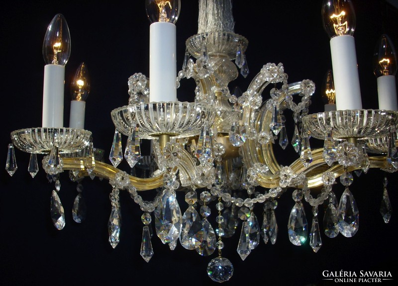 Crystal chandelier with 8 lights