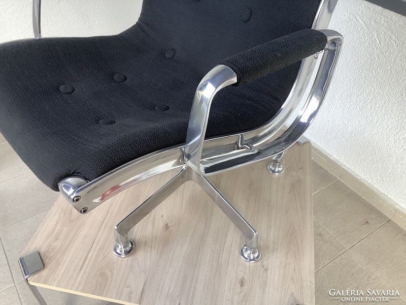 Iconic series! Szedleczky rudolf retro chair. I recommend it for luxury offices, for lovers of modern design