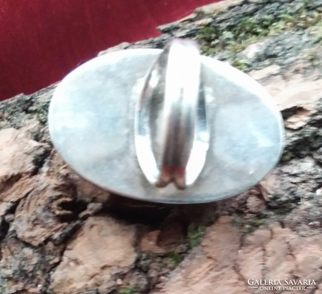 Extrém méretű borostyánköves  ezüst gyűrű