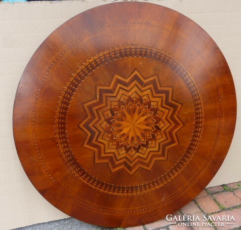 130 cm diameter, inlaid classicist table.