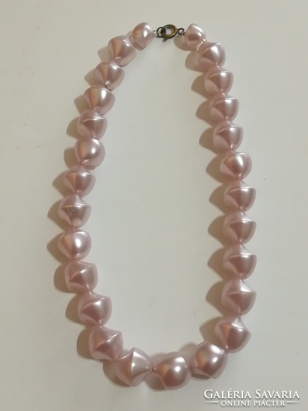 Twisted tekla pearl necklace.