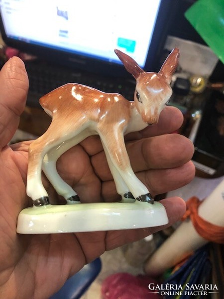 Aquincum porcelain deer statue, 6 cm diameter rarity.