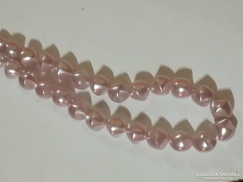 Twisted tekla pearl necklace.