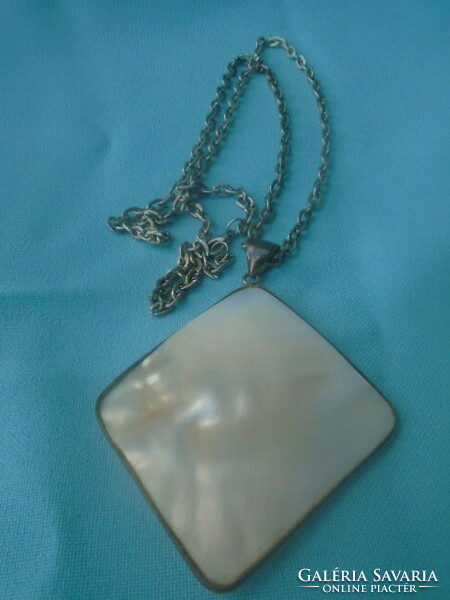 Genuine Japanese Akoya mother-of-pearl with developing pearls, a rare handmade curiosity