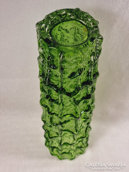 Beautiful whitefriars green glass bark vase. Designed by Geoffrey Baxter, model number 9690 from 1967.