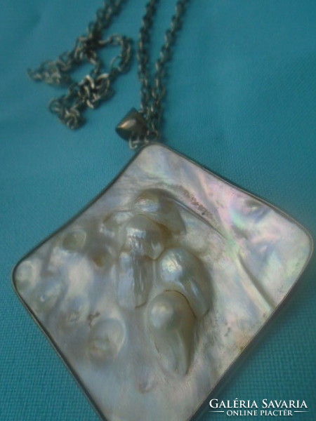 Genuine Japanese Akoya mother-of-pearl with developing pearls, a rare handmade curiosity