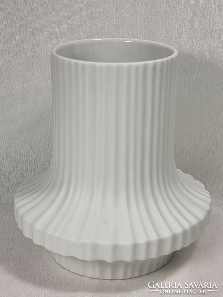 Heinrich Germany jelzéssel, német márkájú, festetlen biszkvit porcelán váza, 1960-70 körül.