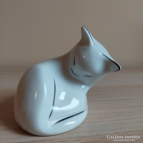 Raven house kitten figurine