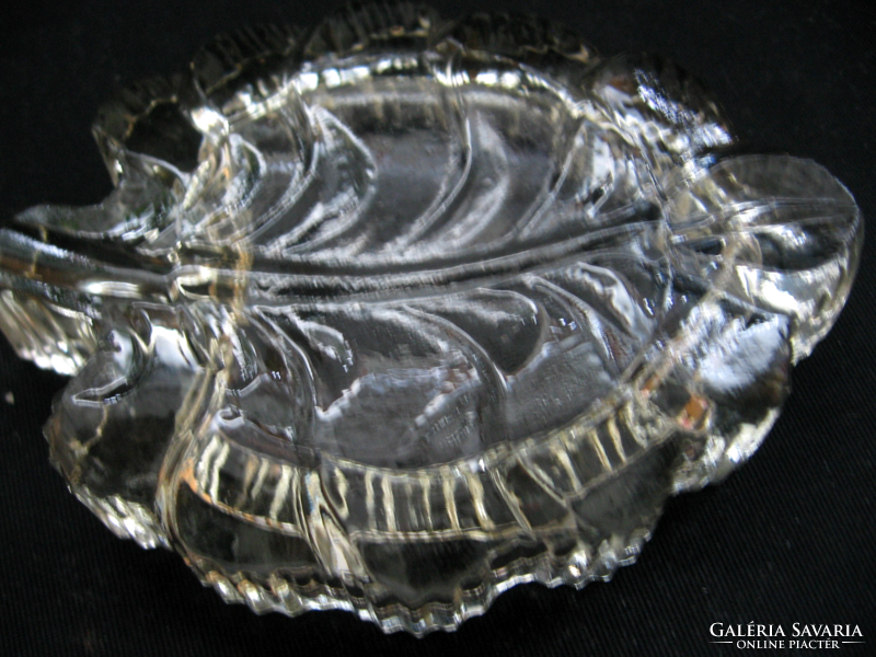 Art deco leaf shape, pale amber ashtray