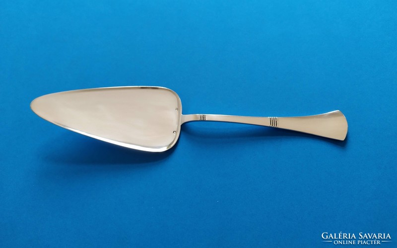 Silver cake shovel in English style