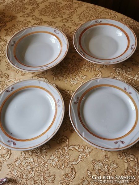 Pair of porcelain plates, 1 soup plate and 1 flat plate