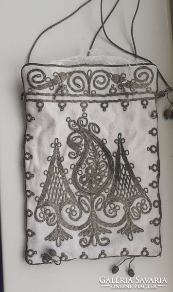 Ottomán, fém szállal hímzett textil