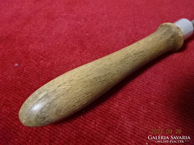Leather marker with wooden handle, length 18 cm. He has! Jokai.