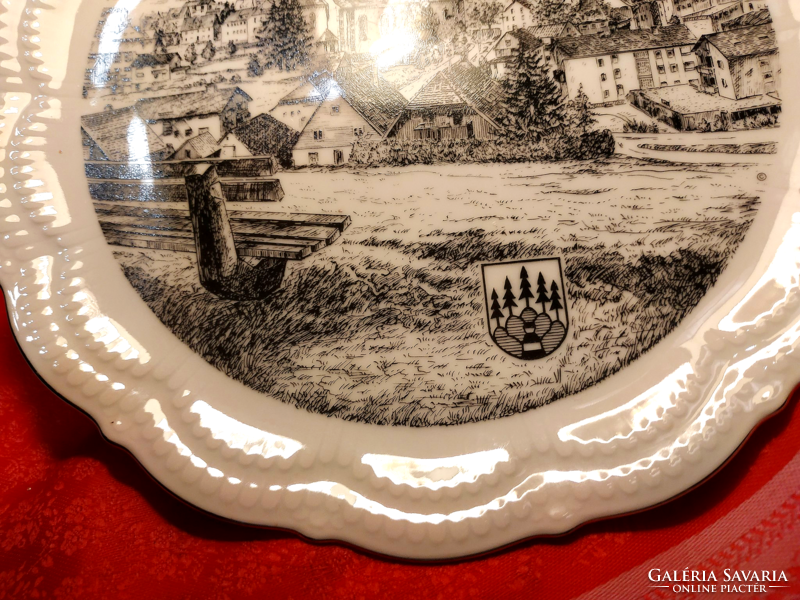 Porcelain spectacular plate, decorative plate