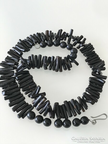 Retro vinyl necklace in black, 52 cm long