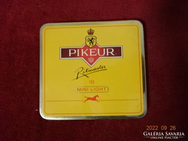 Pikeur Dutch cigarette box, retro. He has! Jokai.